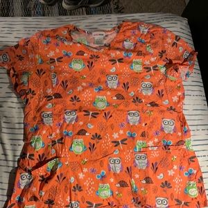 Women’s owl print scrub top